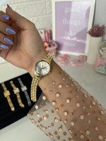 ساعت طرح سه موتوره