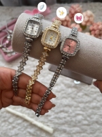 ساعت طرح دلارا