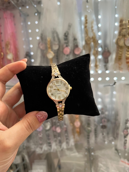ساعت طرح یاسمین
