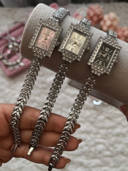 ساعت طرح دلماه