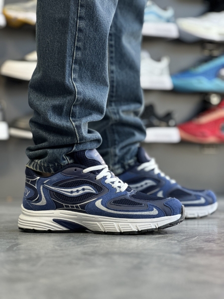 کتانی Saucony سرمه ای