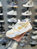 کتانی NIKE سفیدکرم