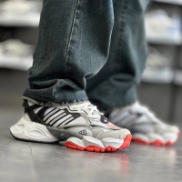 کتانی ADIDAS مشکی قرمز