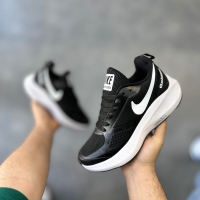 کتانی سایزکوچک NIKE Running مشکی سفید