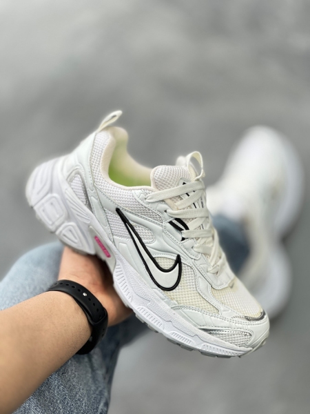 کتانی NIKE V سفید مشکی