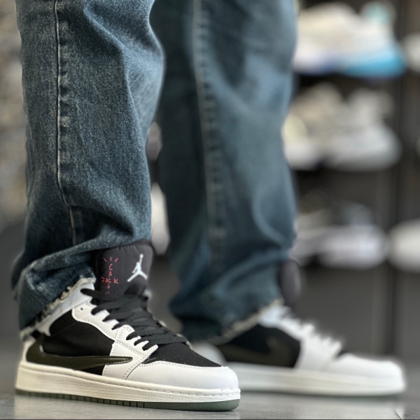 کتانی ساقدارNIKE JORDAN سفیدمشکی زیتونی