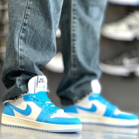 کتانی ساقدار NIKE JORDAN سفیدآبی