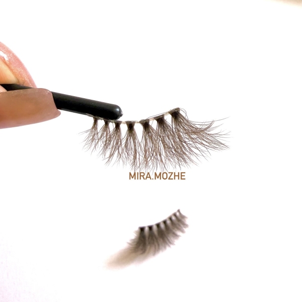 مژه نیمه قهوه ای روشن