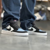 کتانی NIKE سفید مشکی آبی
