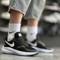 کتانی سایزکوچک NIKE Running مشکی سفید