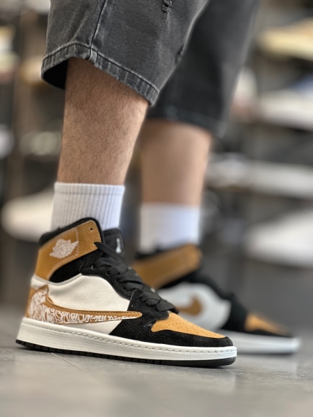 کتانی NIKE JORDAN سفیدقهوه ای