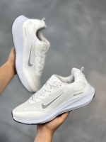 کتانی سایزبزرگ nike air zoom سفید