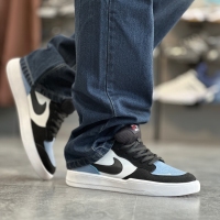 کتانی NIKE سفید مشکی آبی