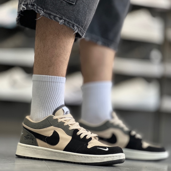 کتانی nike jordan مشکی کرم