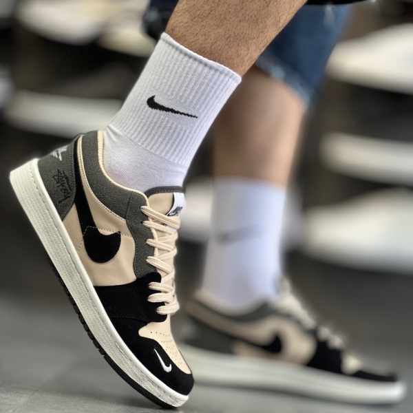 کتانی nike jordan مشکی کرم