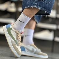 کتانی NIKE Travis کرم سبز