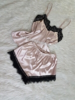 تاپ و شلوارک رزگلد با تور مژه مشکی