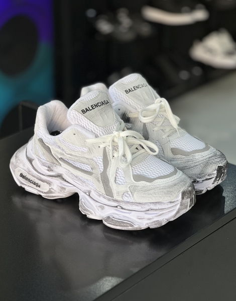کتونی Balenciaga سفید 84